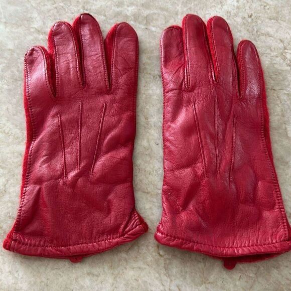 Vintage Red Leather Gloves - Picture 3 of 6